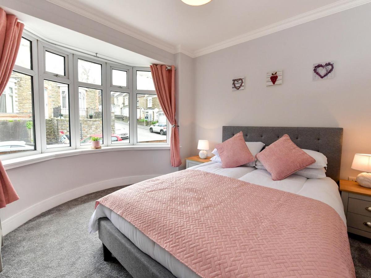 Pass The Keys Newly Refurbished Modern Bungalow - Pets Welcome Villa Суонзи Екстериор снимка