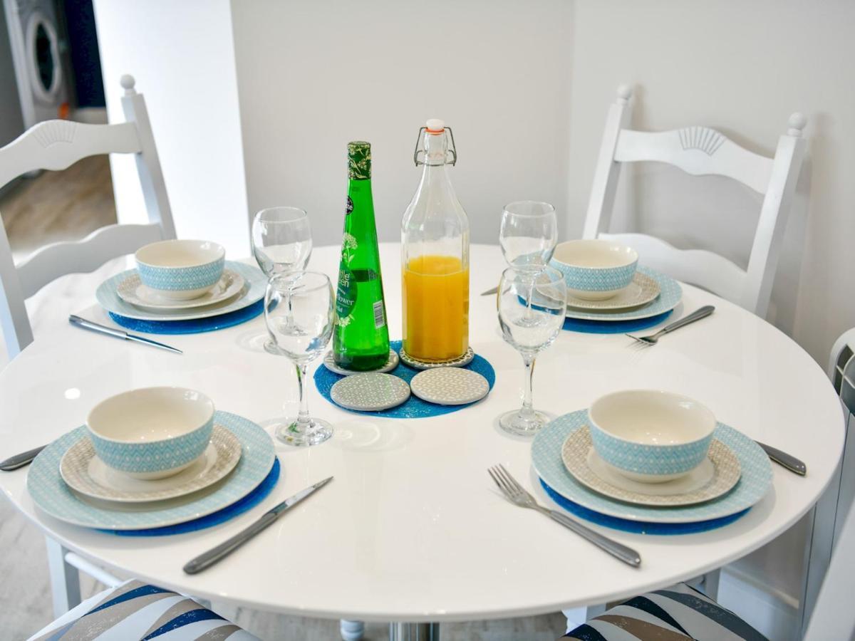 Pass The Keys Newly Refurbished Modern Bungalow - Pets Welcome Villa Суонзи Екстериор снимка